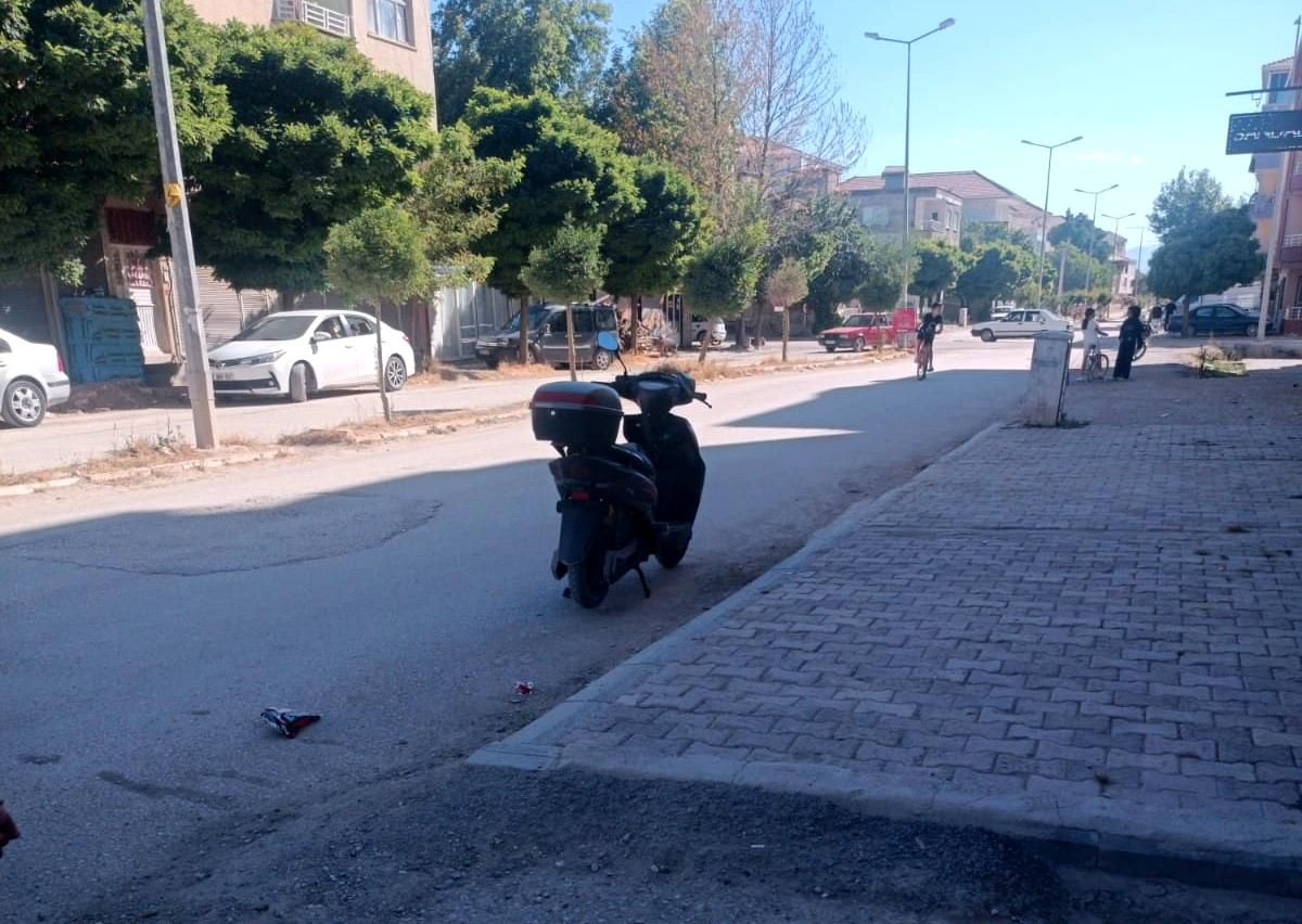 Devrilen elektrikli bisikletin sürücüsü yaralandı
