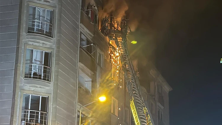 Tekirdağ'da apartmanın 6. katında meydana gelen patlamada 1 kişi öldü