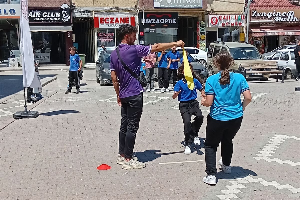 Havza'da Okullar Arası Geleneksel Çocuk Oyunları Şenliği düzenlendi