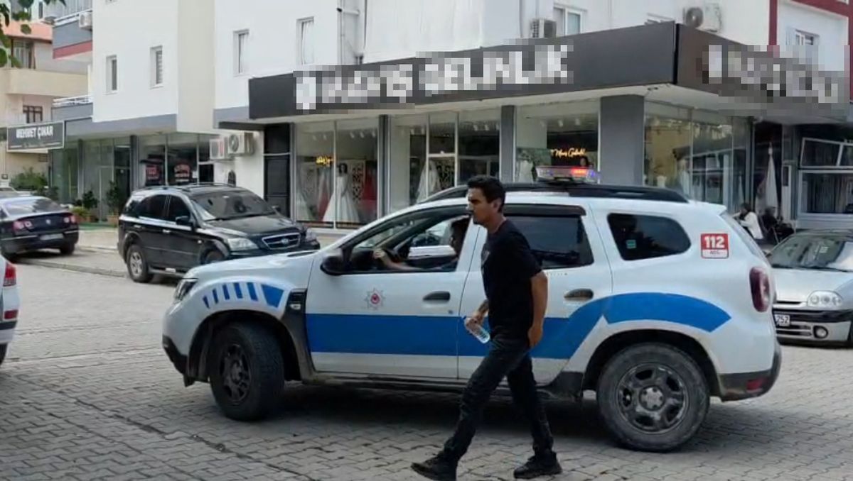 Adana'da öğrenci sınav için kimliğini unuttu, polisler yetişti ama sınava alınmadı