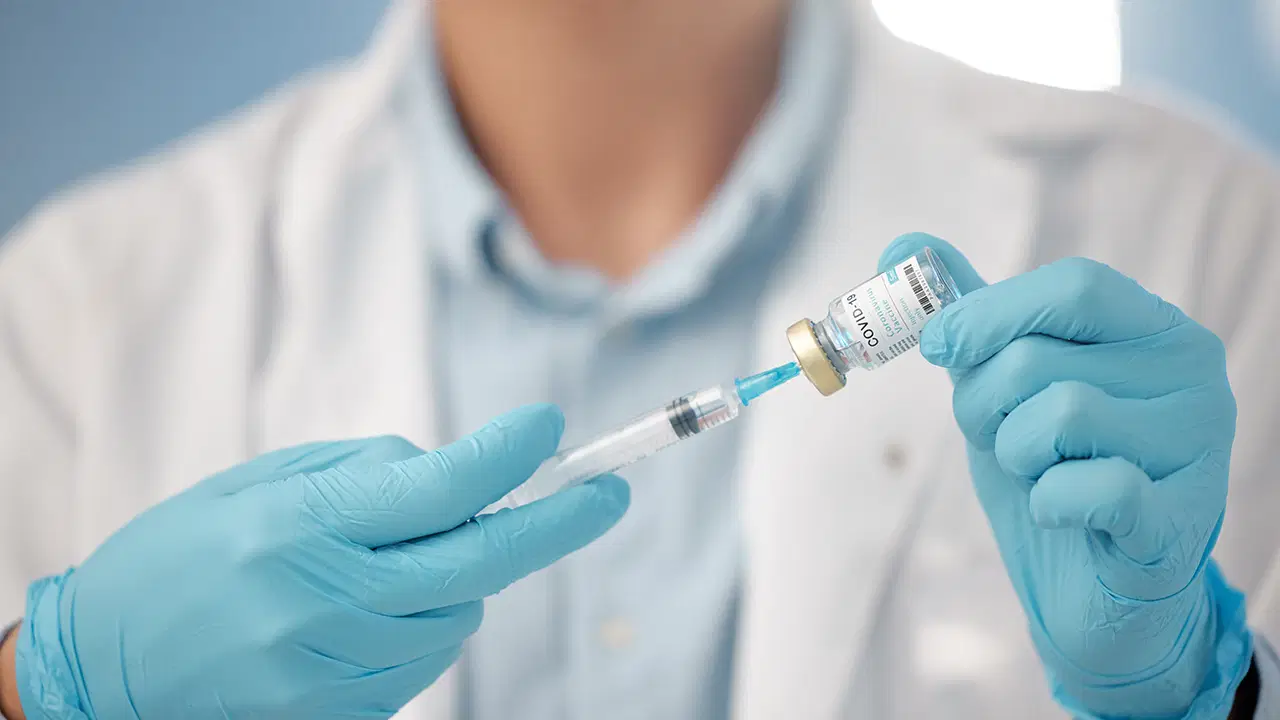 Kansere karşı dünyada bir ilk: Oxford ve Moderna’dan devrimsel mRNA aşısı!