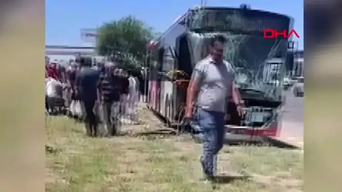 Ankara'da belediye otobüsü kaza yaptı! Yaralılar var