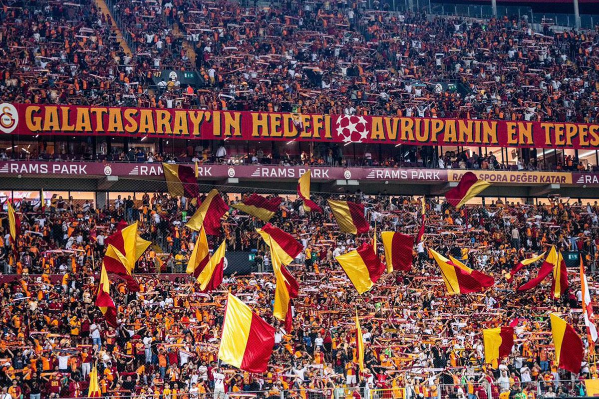 Galatasaray, milli takımın iki yıldızının peşinde! Yer yerinden oynayacak