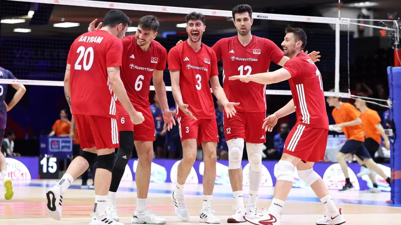 Filenin Efeleri Sırbistan'a set vermedi! Üçüncü haftaya galibiyet ile başladı...