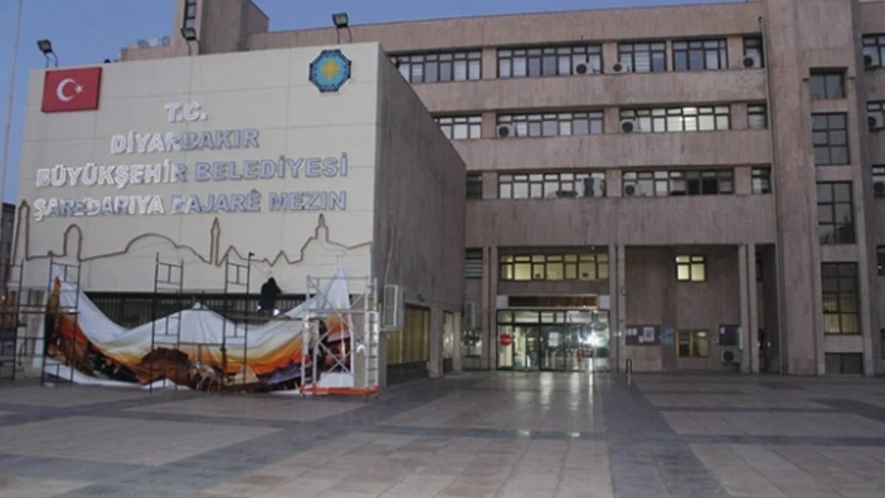 Diyarbakır Büyükşehir Belediye Başkanı istifa etti