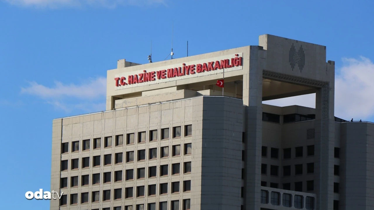 Hazine’de hareketli saatler: Tek günde 151 milyar TL borçlandı