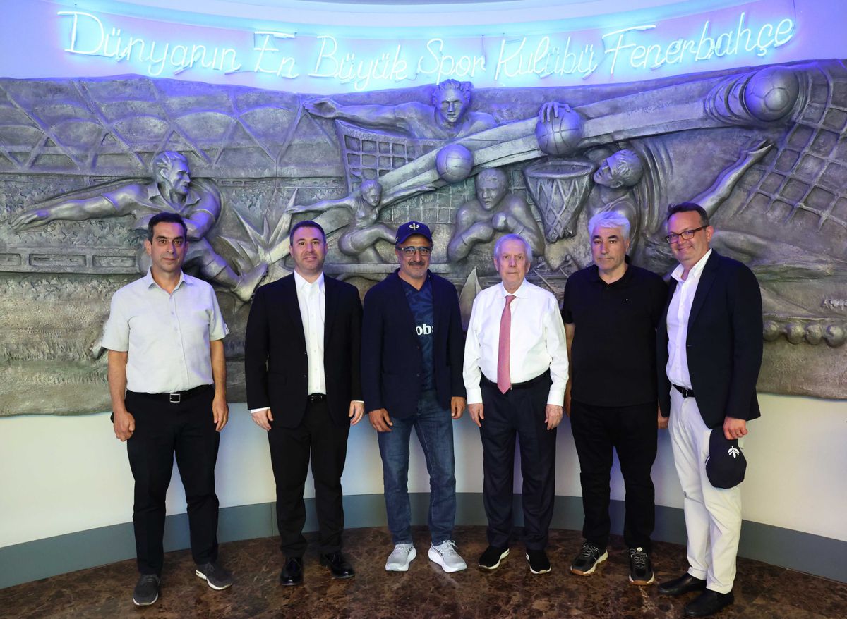 Fenerbahçe Başkanı Aziz Yıldırım, Chobani Kurucusu ve CEO'su Hamdi Ulukaya'yı ağırladı