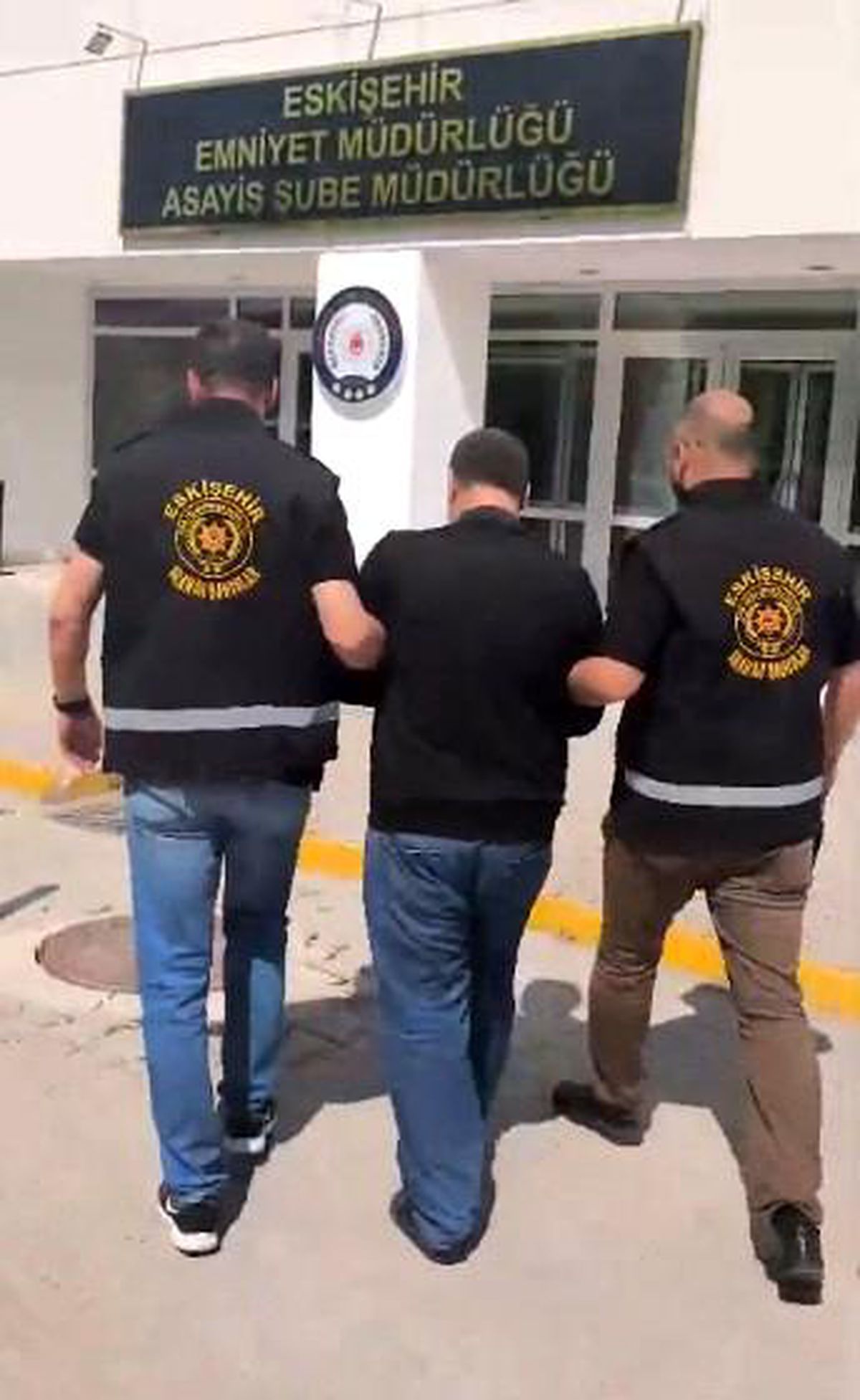 Eskişehir'de 24 yıl hapis cezası bulunan ve 9 yıldır kaçan şüpheli yakalandı