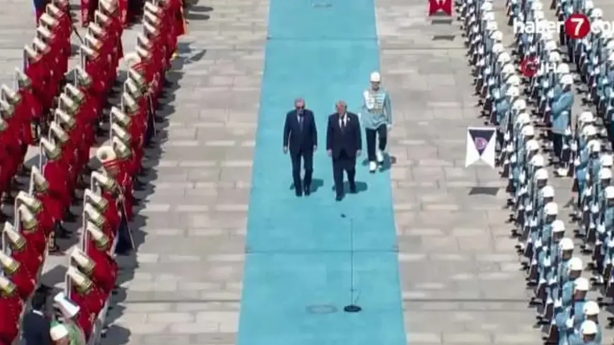Dünya liderlerini Türkiye'nin ezgileri karşıladı! Bakan Ersoy: Eserler herkesin takdirini kazandı