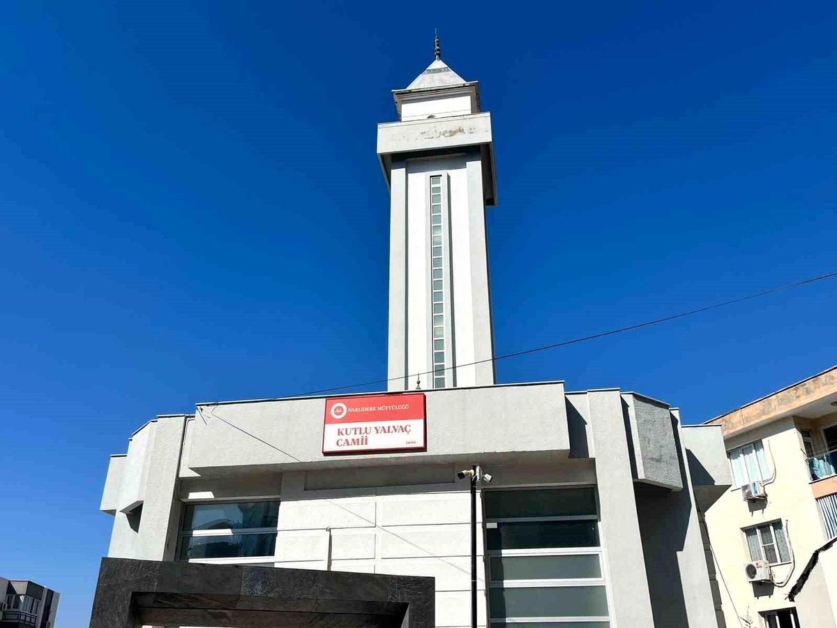 15 Temmuz'da İzmir'de saldırıya uğrayan camide ibretlik tevafuk