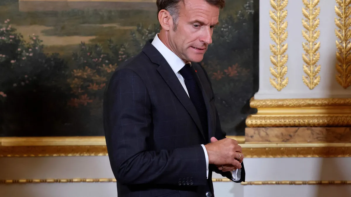 Alevler Fransa'yı çaresiz bıraktı! Macron'dan yardım çağrısı