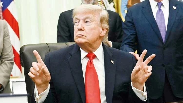 Trump yaş gününü şova çevirdi