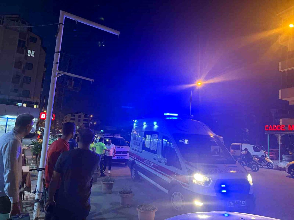 Iğdır'da otomobilin çarptığı yaşlı adam yaralandı