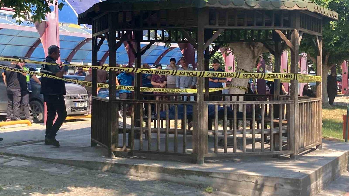 Mersin'de şüpheli ölüm: Parkta cansız bedeni bulundu
