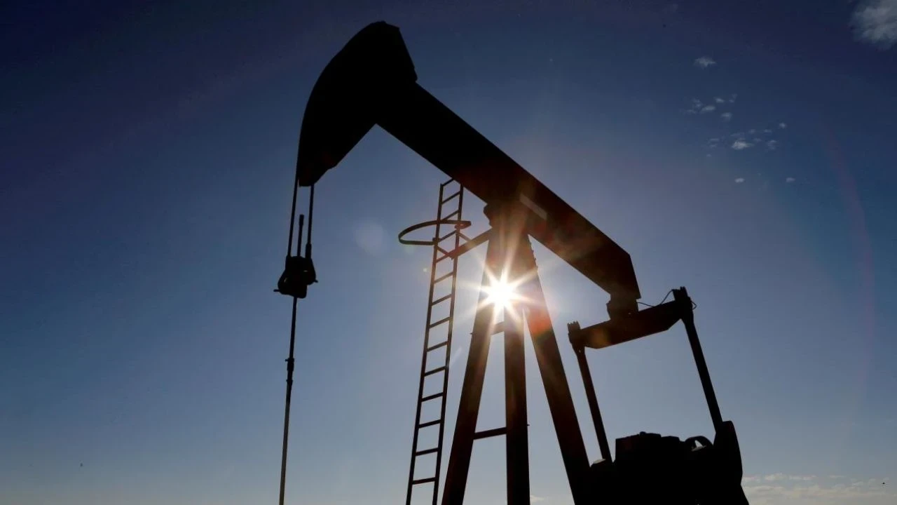Brent petrolün varili 90 doların altına geriledi