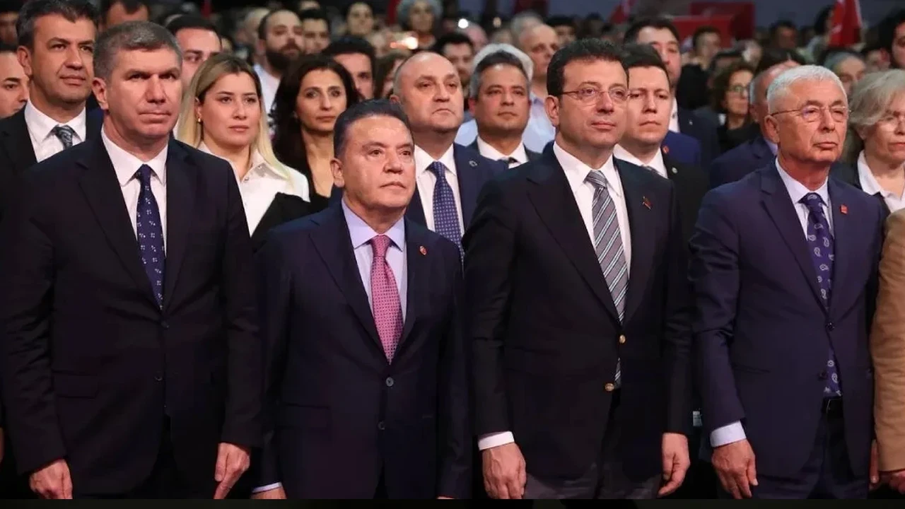 Muhittin Böcek’in özel kaleminden olay itiraf! Çantanın içi euro doluydu