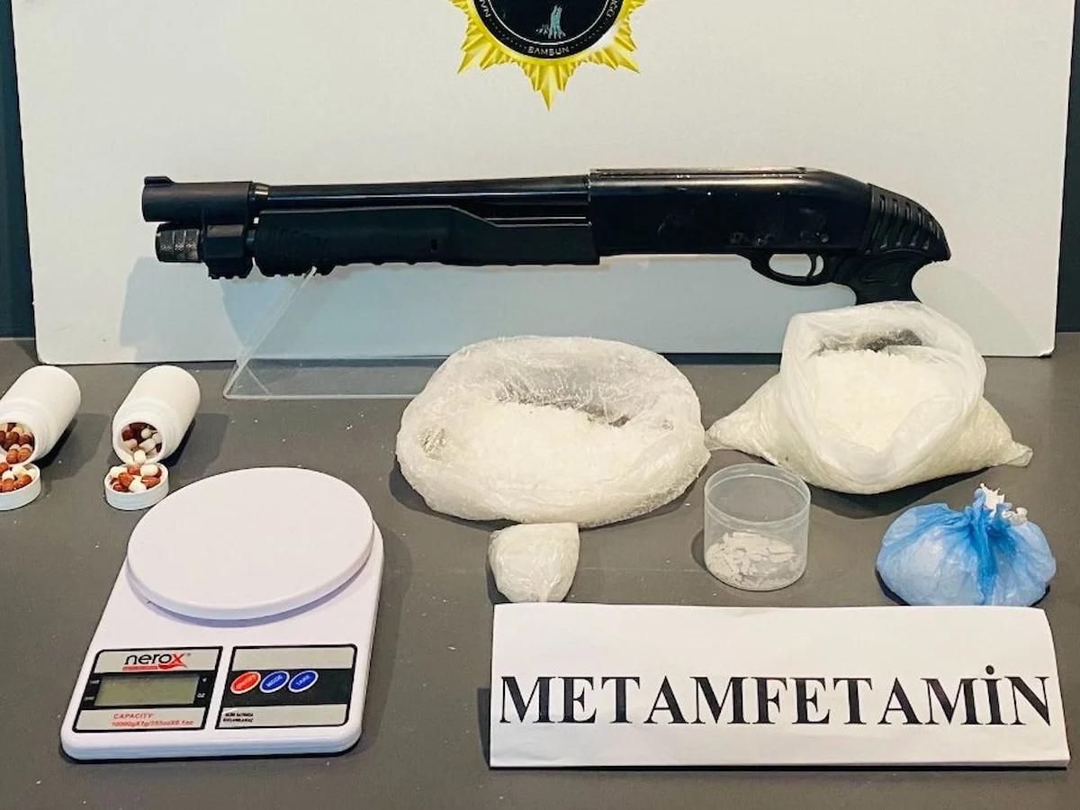 Samsun'da uyuşturucu operasyonunda 831 gram metamfetamin ele geçirildi: 2 gözaltı
