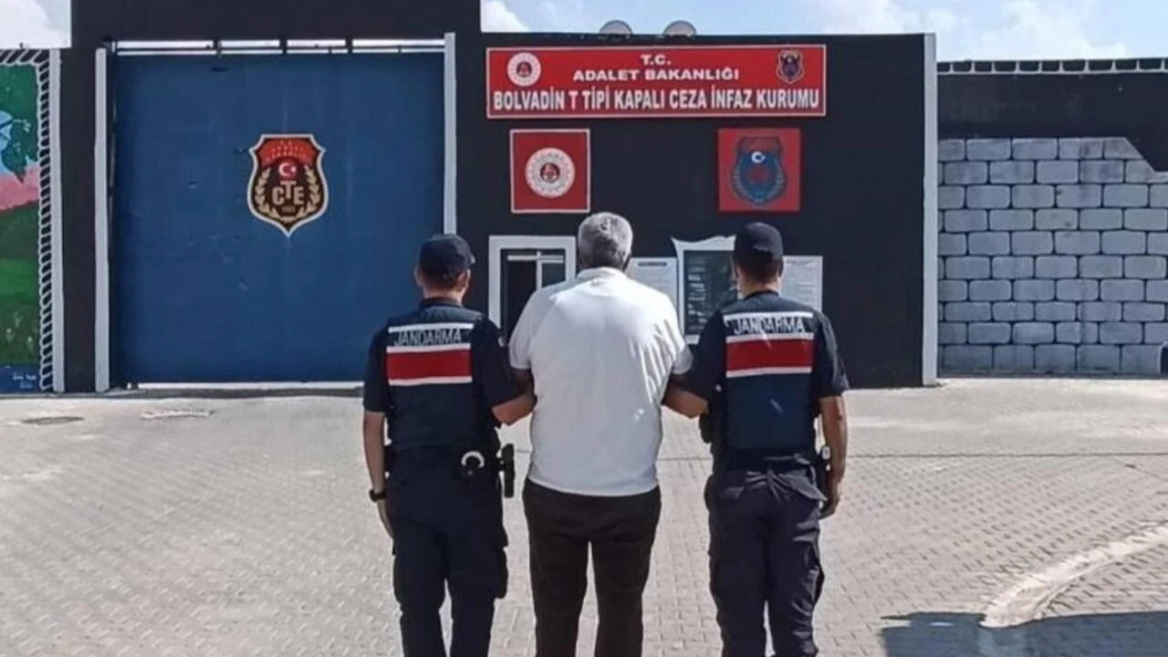 20 yıl 4 ay hapis cezasıyla aranıyordu: Jandarmanın takibiyle yakalandı
