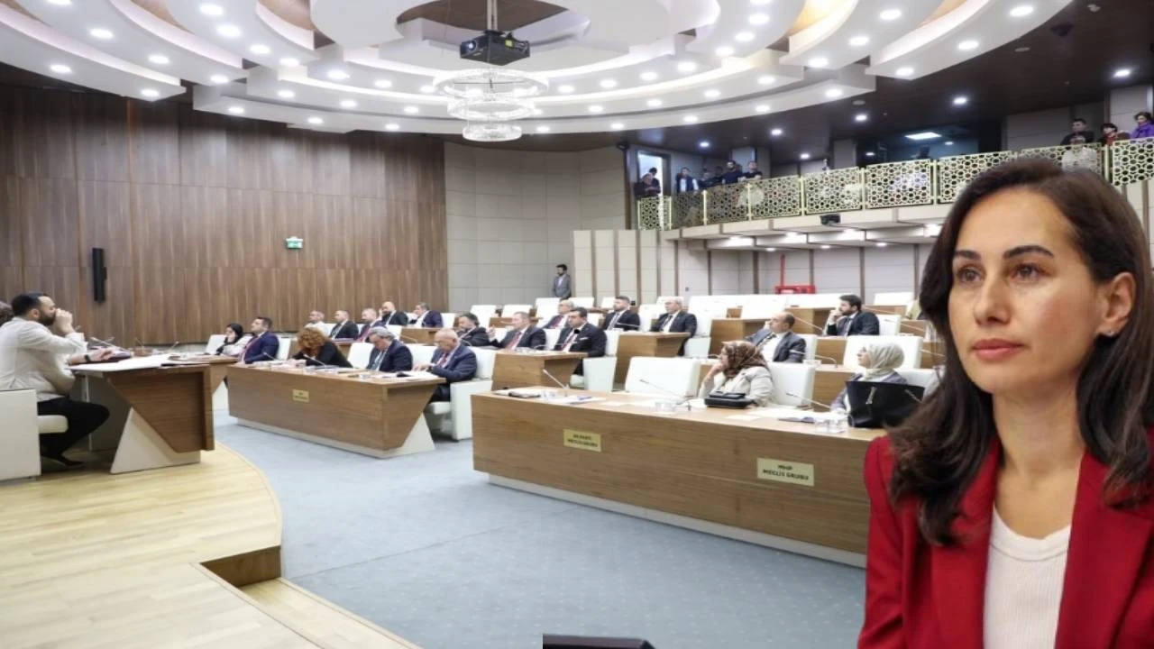 Özlem Başkan İBB Başkan vekilini köşeye sıkıştırdı: Yapamıyorsanız bize verin