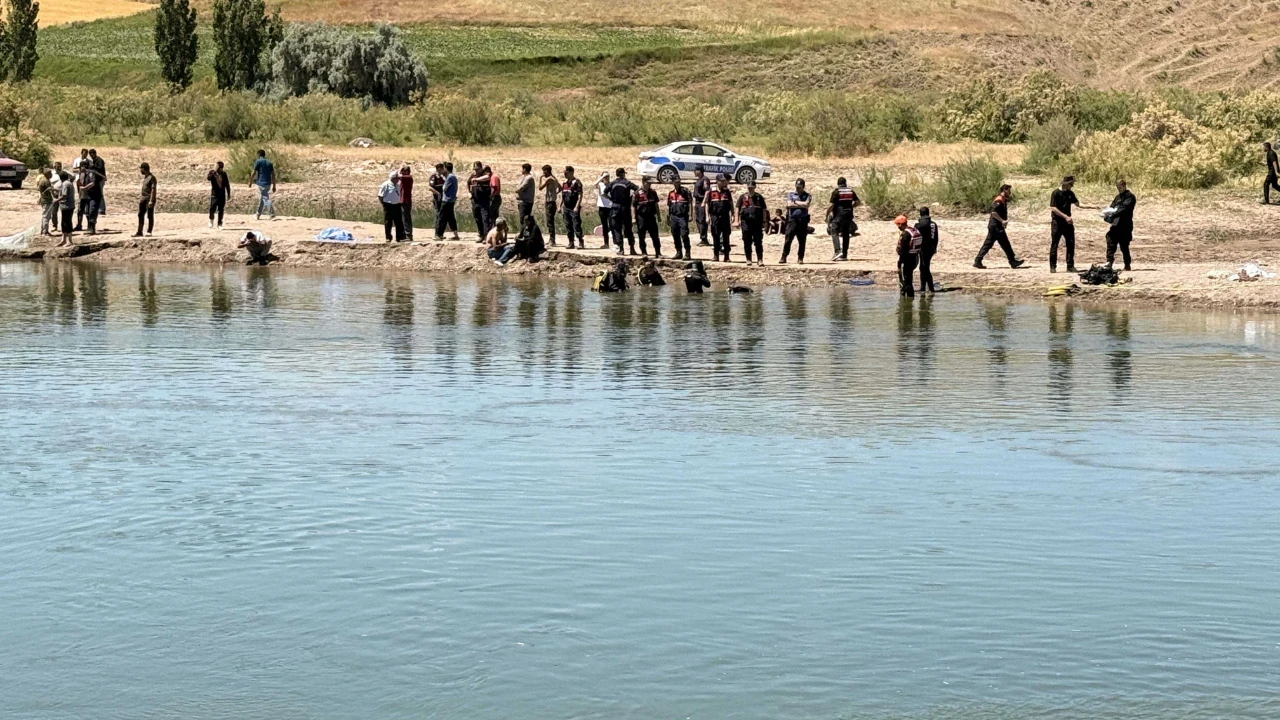 Kızılırmak Kenarında Yürek Yakan Olay: Çamaşır Yıkamak İsteyen 1 Çocuk Boğuldu, 1 Çocuk Kayıp