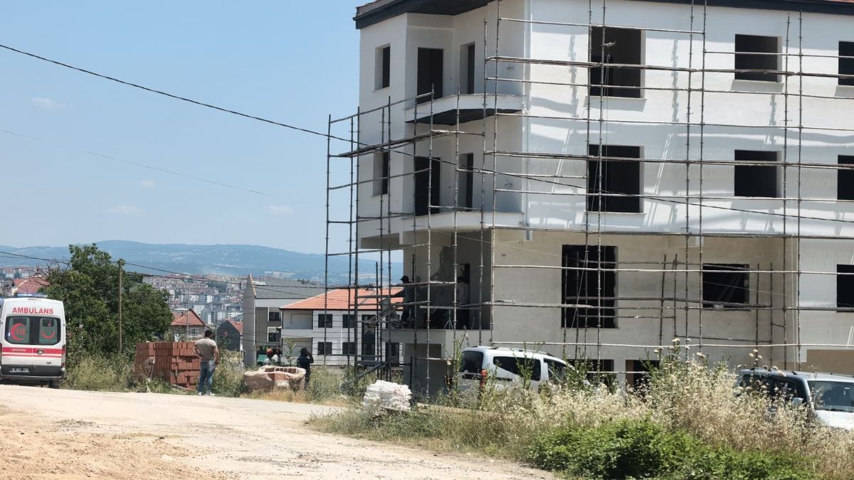 İnegöl'de İnşaatta Çalışan Sıva Ustası Ağır Yaralandı