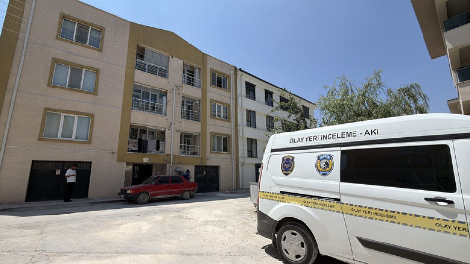 Eskişehir'de küçük kız 3'üncü kattan düşerek öldü