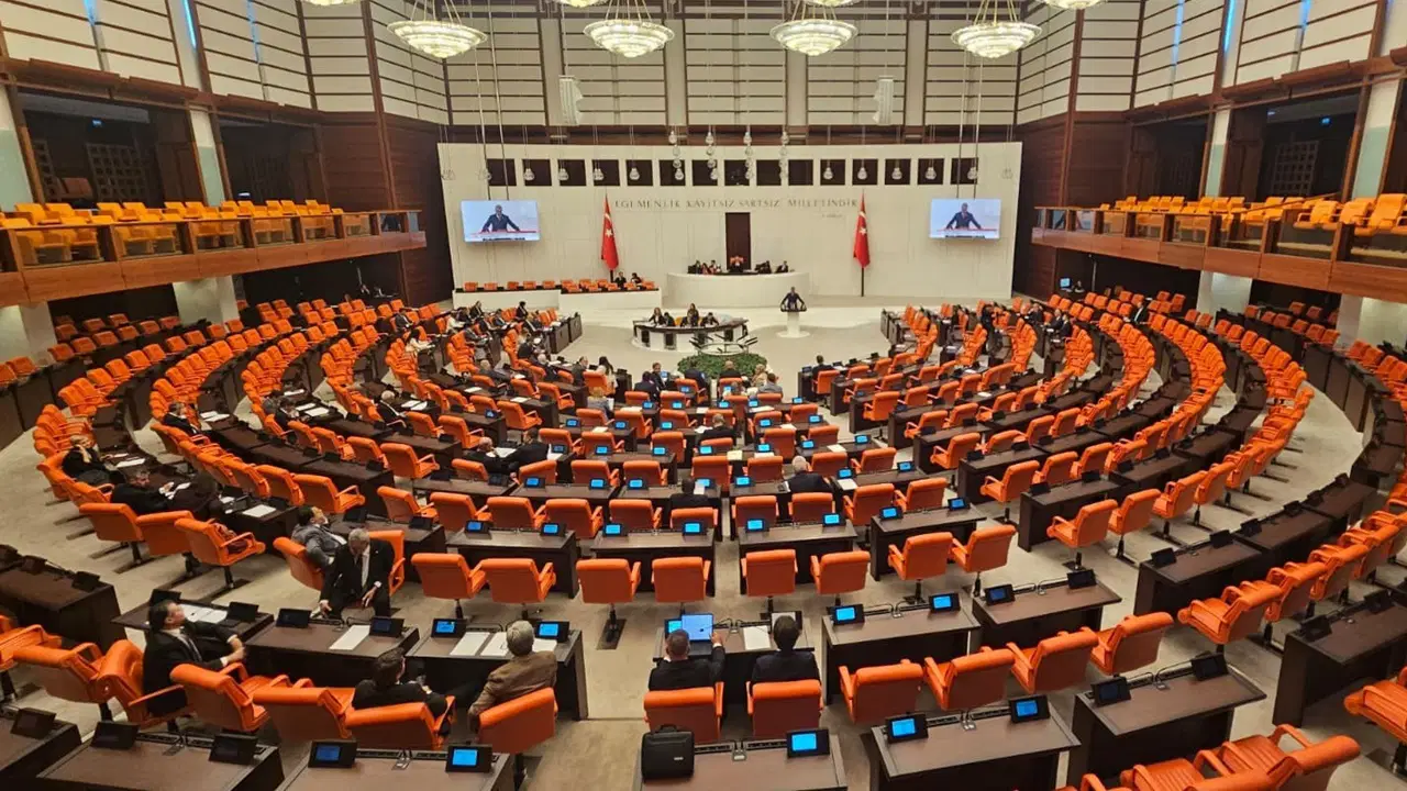 'KKTC' önergesi AKP ve MHP'ye takıldı