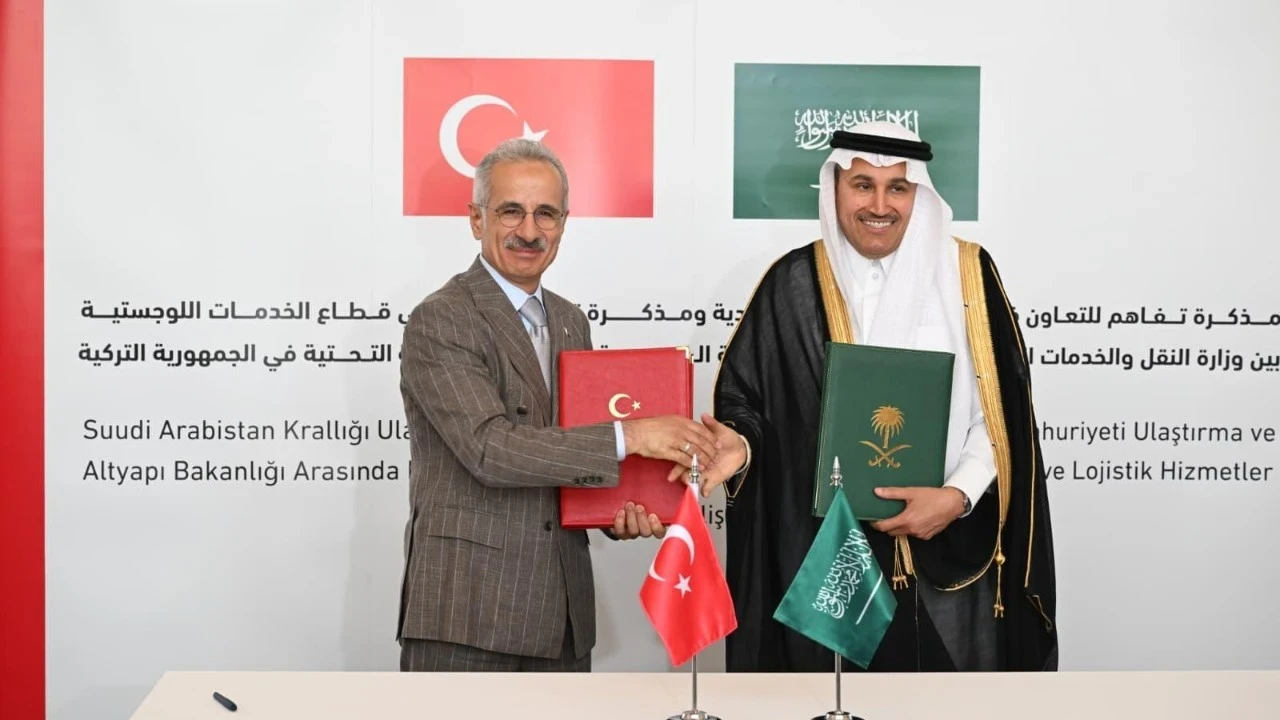 Türkiye’den Körfez’e yeni ulaşım koridoru! Suudi Arabistan ile iki mutabakat zaptı imzalandı