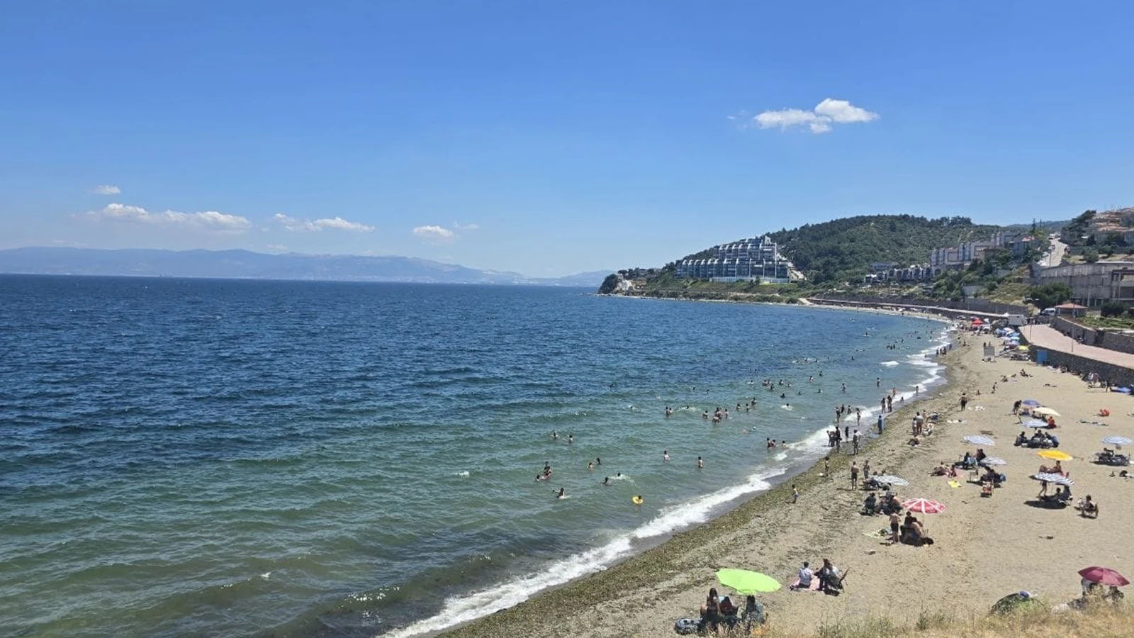 Serinlemek için girdiği deniz sonu oldu