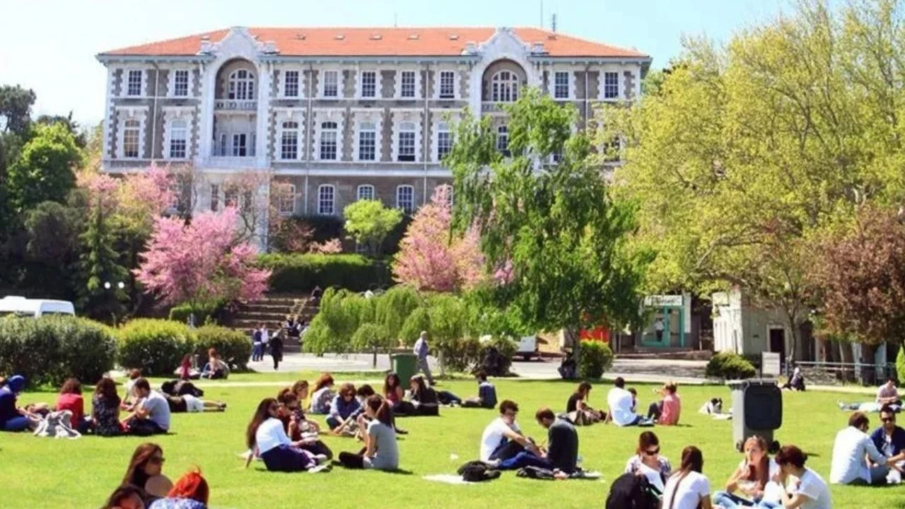 YKS TABAN PUANLARI: 2025 Ön lisans (2 yıllık) - lisans (4 yıllık) üniversite taban puanları ve kontenjanları