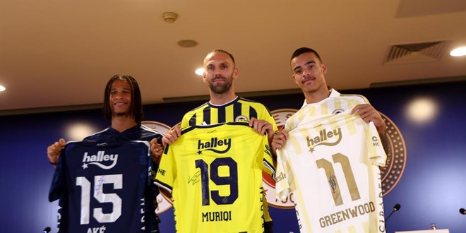 Fenerbahçe'den üç yeni transferi için imza töreni
