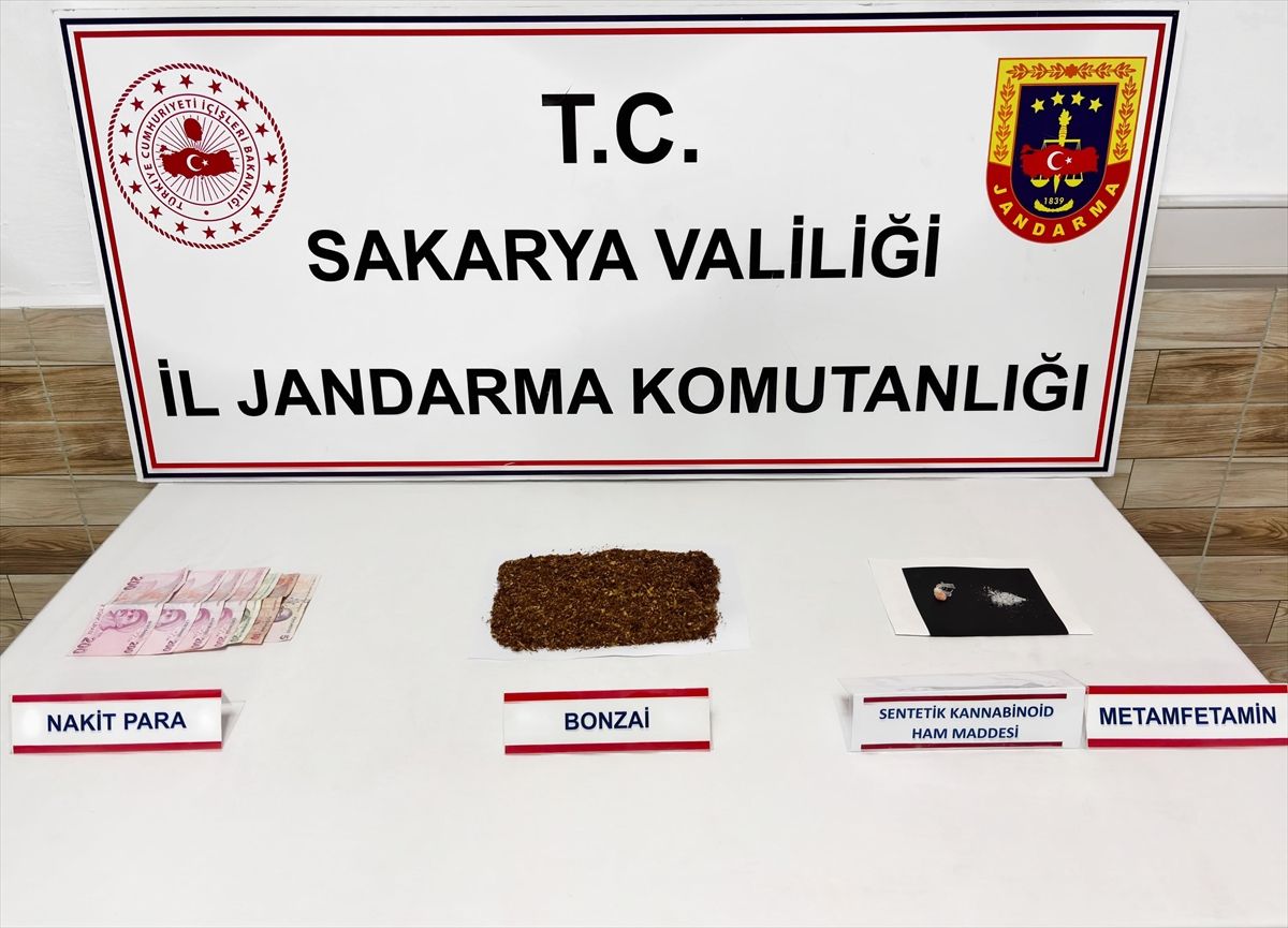 Sakarya'da uyuşturucu operasyonunda 3 şüpheli tutuklandı