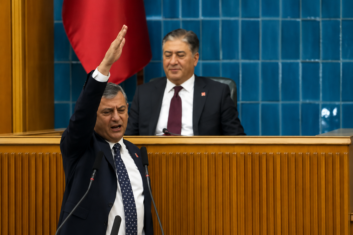 Özgür Özel'in yeni parti açıklaması sonrası CHP'de istifa dalgası