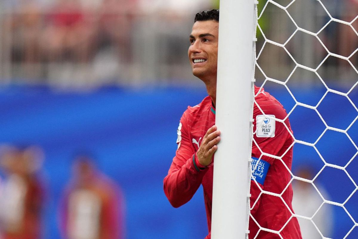 Söyledikleri çok acımasız! Thierry Henry, Cristiano Ronaldo'yu topa tuttu