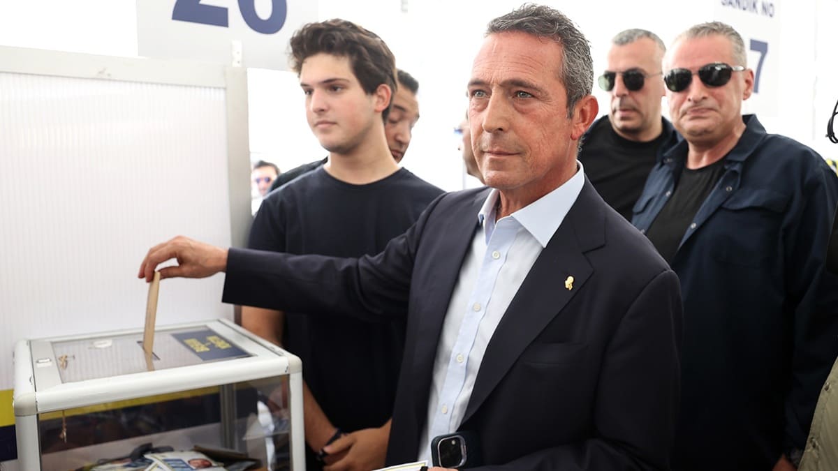 Ali Koç'tan seçim günü dikkat çeken mesaj: "Tüm camianın birleşmesini temenni ediyorum"