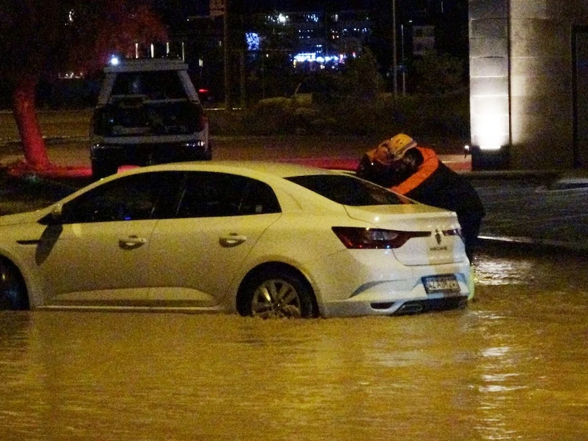 Konya'da sağanak nedeniyle taşkınlar yaşandı