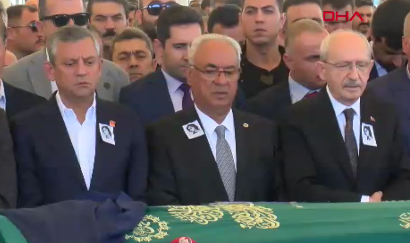 Kılıçdaroğlu ve Özel cenazede yan yana