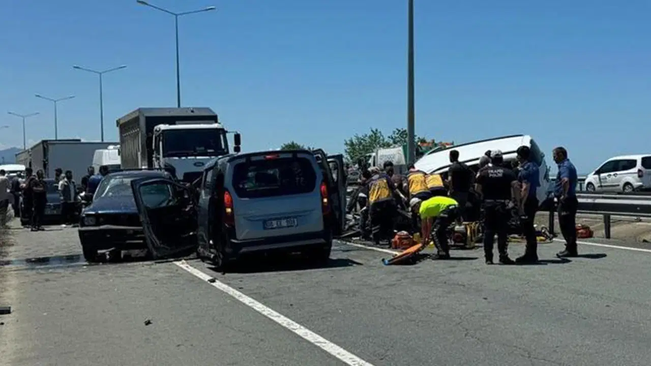Karadeniz Sahil Yolu'nda 'ters yön' kazası: 2 ölü, 3 yaralı