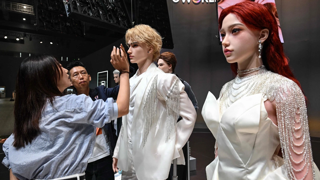 Çinli robotik şirketi UBTech, ultra gerçekçi insansı robotlarının fiyatları belli oldu