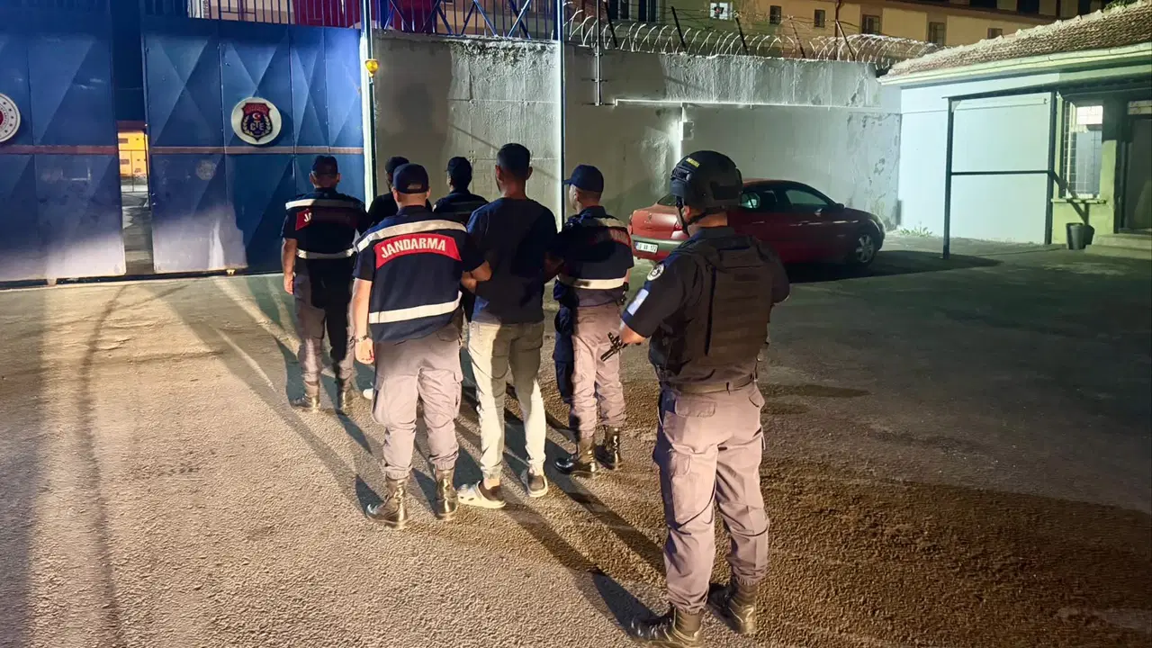 59 adet güneş paneli çalan 3 kişi tutuklandı