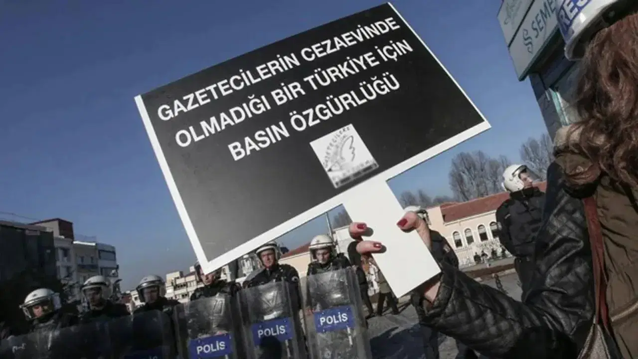 TGC'den gazetecilerin gözaltına alınmasına tepki