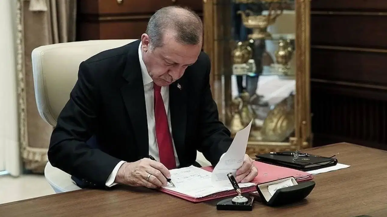 Erdoğan imzaladı, Resmi Gazete'de yayımlandı: KİT'lerde yüzlerce kadro ve pozisyon değişti