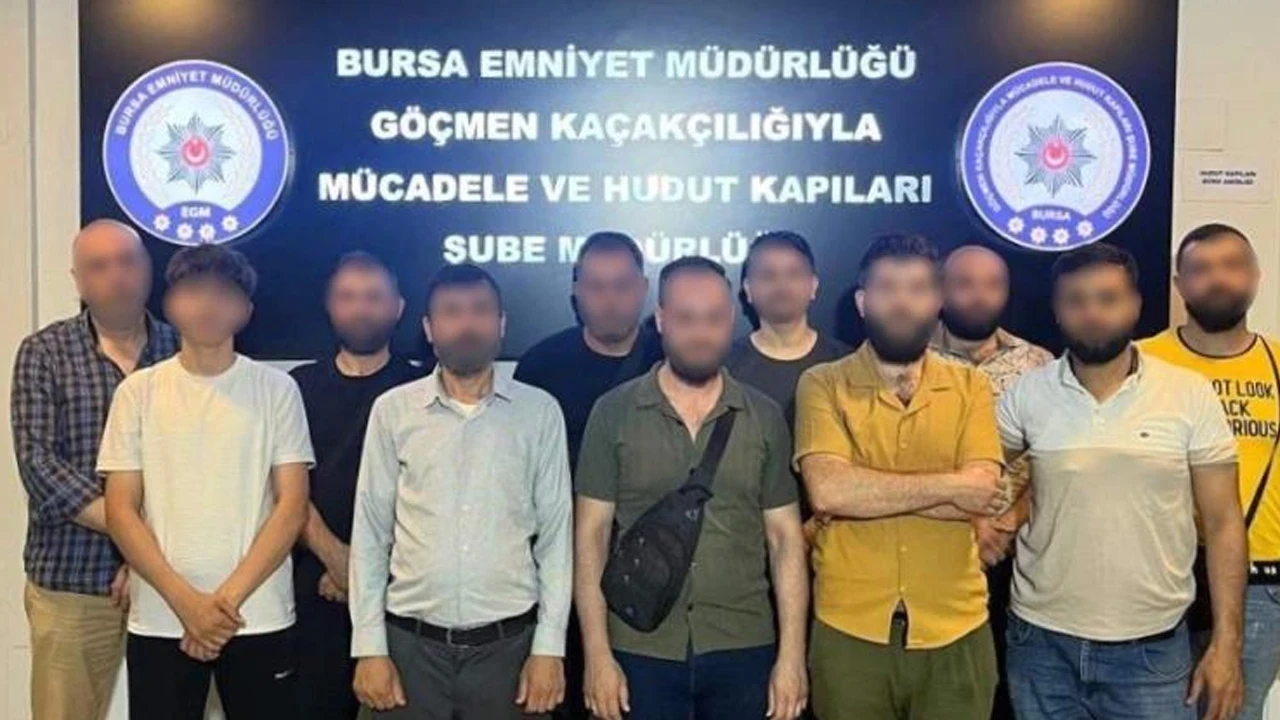 Bursa’da düzensiz göç operasyonu: 3 bin kişiye sorgu, kaçak göçmen çalıştıran 2 kişiye gözaltı