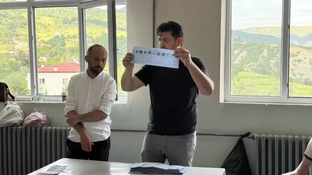 Tokat Cumhur İttifakı zaferi! Ara seçimlerde MHP adayı Hikmet Temizel kazandı