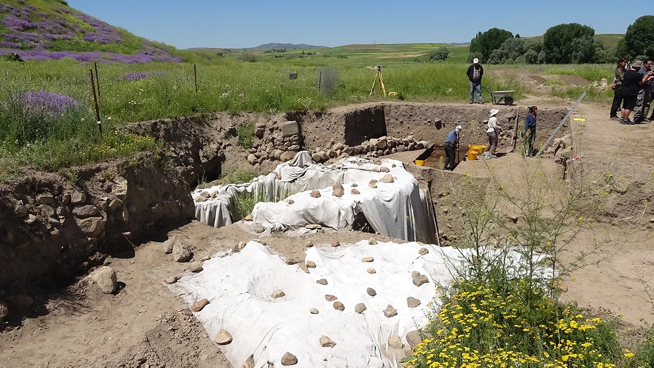 Yozgat’ta tarihi keşif: Uşaklı Höyük’te Anadolu’nun en eski "ritüel alanı" araştırılıyor