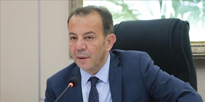 tanju Özcan, CHP'den istifa etti: 'Baba evinden ayrılıyorum'