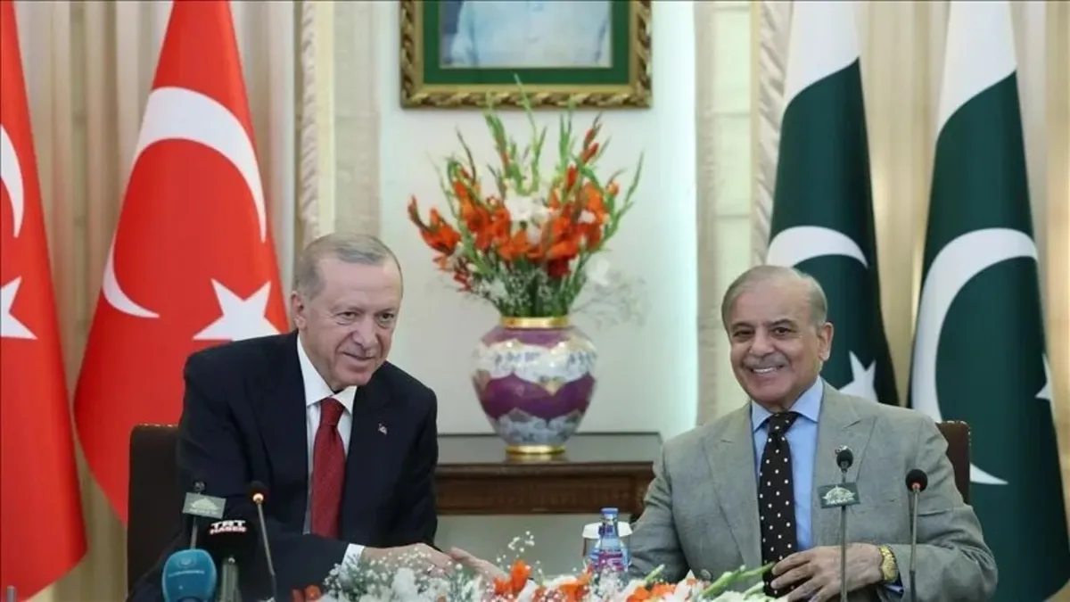Türkiye ve Pakistan hedef büyüttü: Şahbaz Şerif 4 gündemle geliyor!