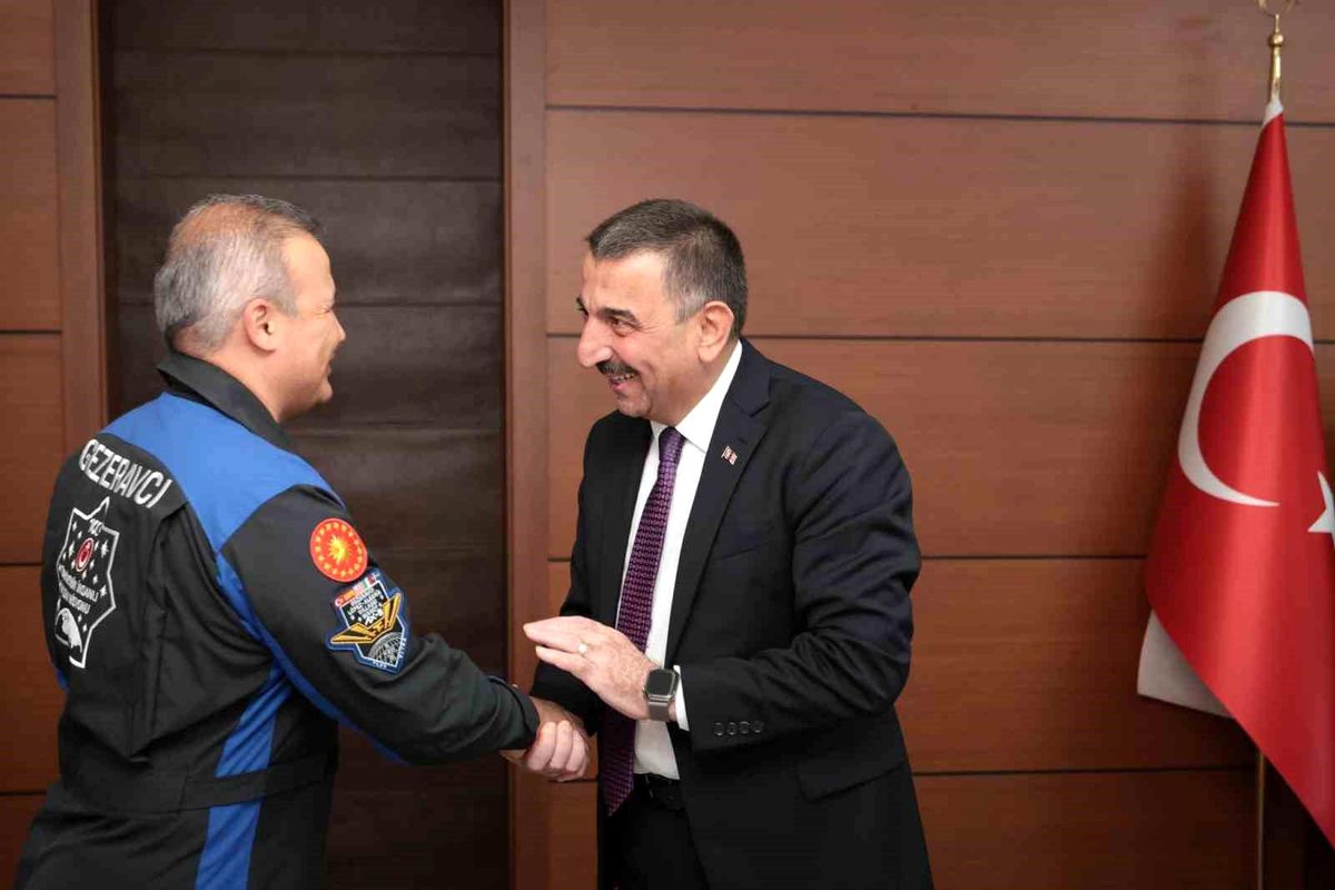 İlk Türk Astronotu Zonguldak Valisi'ni Ziyaret Etti