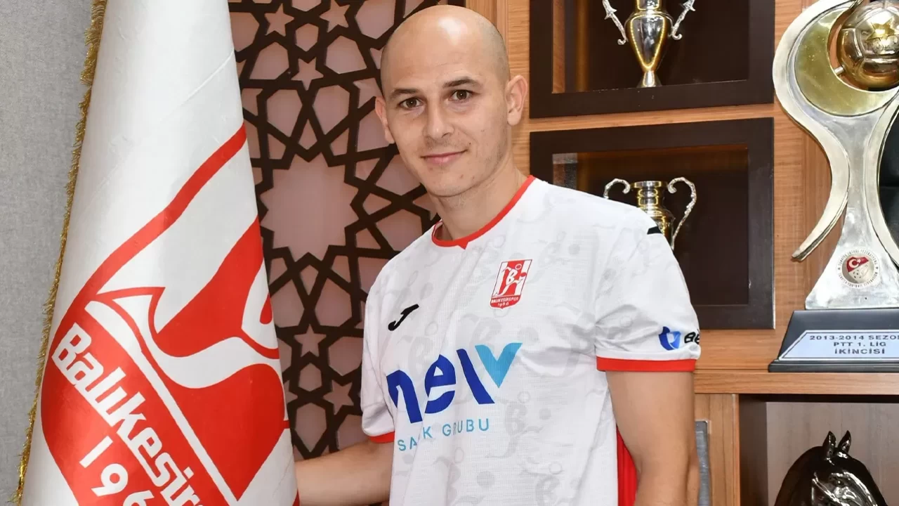 Balıkesirspor'dan orta sahaya şampiyon transfer! Muhammed Raşit Şahingöz imzayı attı