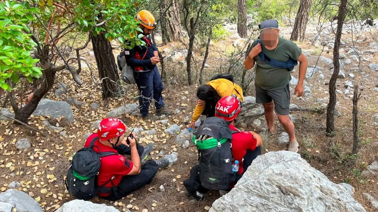 Sosyal medyadan görüp gittiler, mahsur kaldılar! SOS mesajı hayatlarını kurtardı